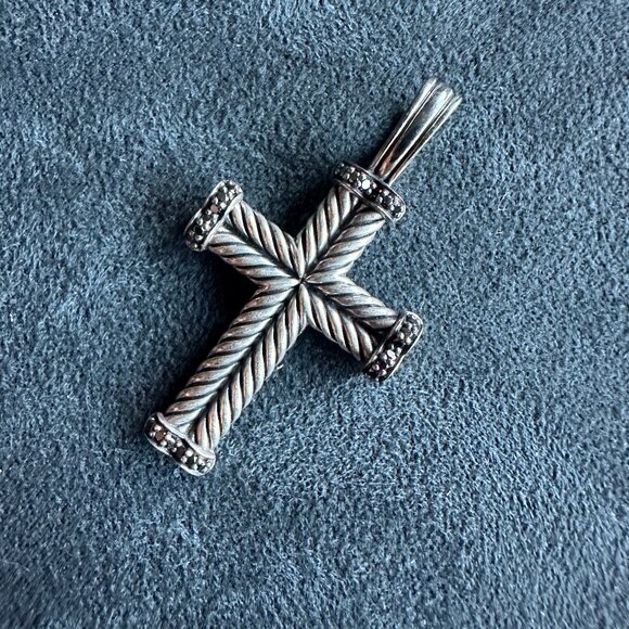 David Yurman Chevron Cross Pendant in Sterling Silver & Black Diamonds - Picture 6 of 12
